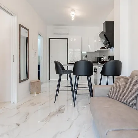 H11 Dolce Dimora - Bilocale Апартаменты *