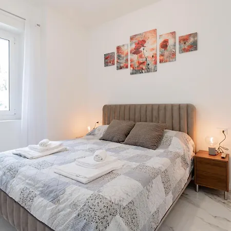 H11 Dolce Dimora - Bilocale Апартаменты *